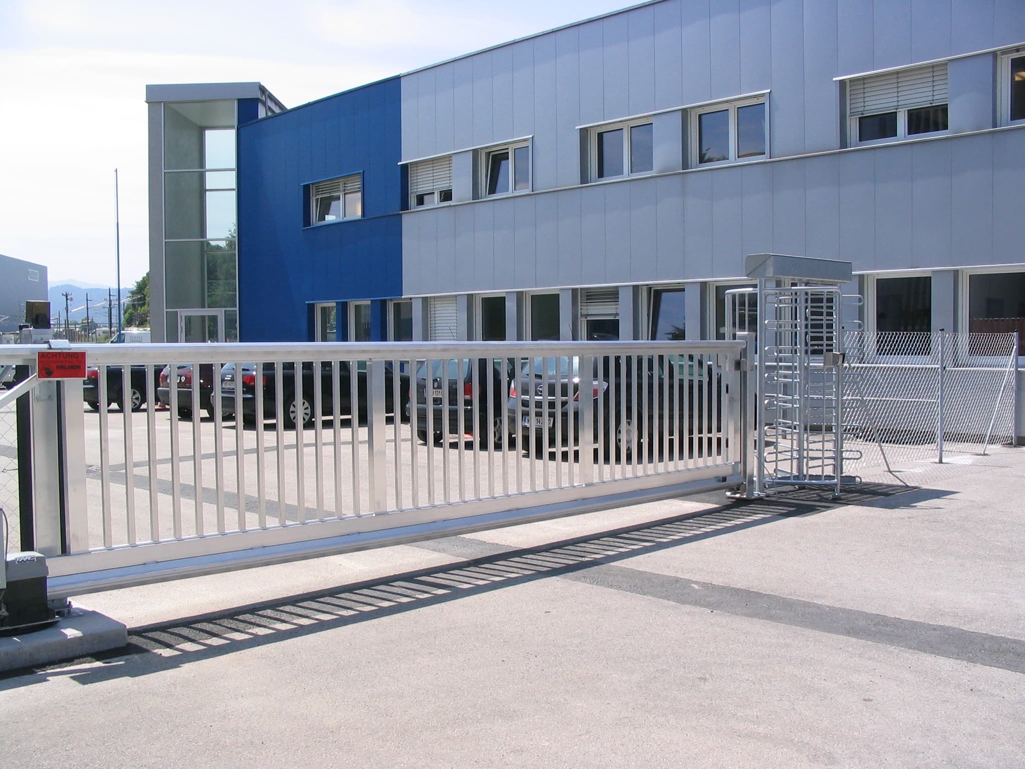 Freitragende Schiebetore für Industrie