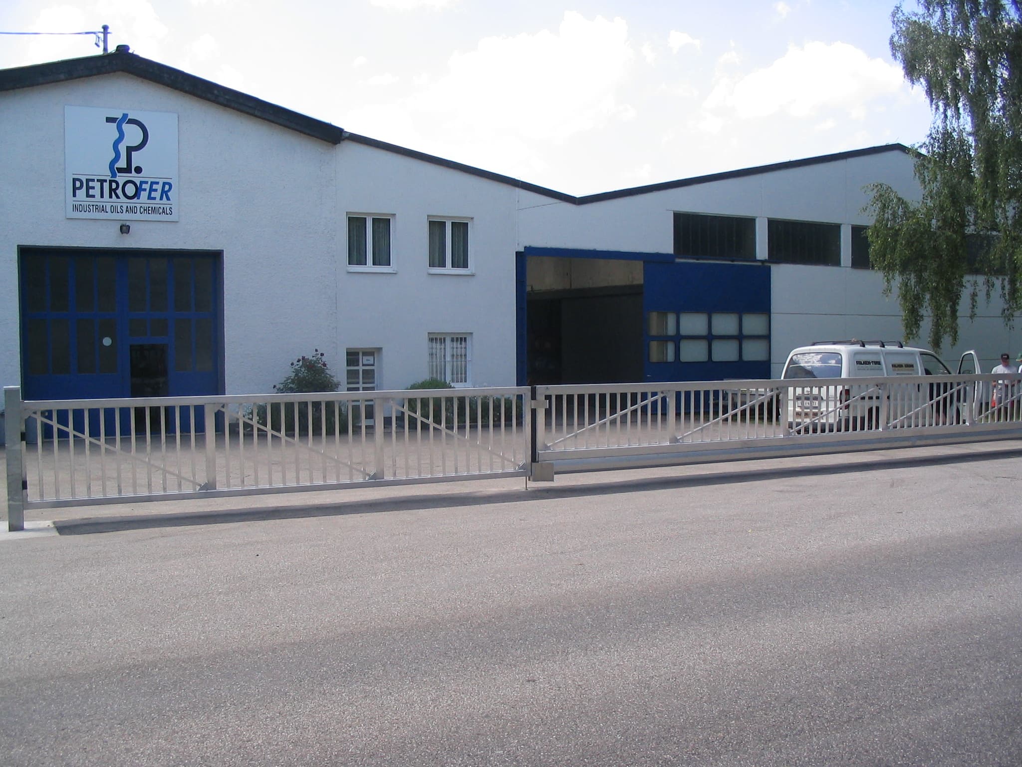 Freitragende Schiebetore für Industrie