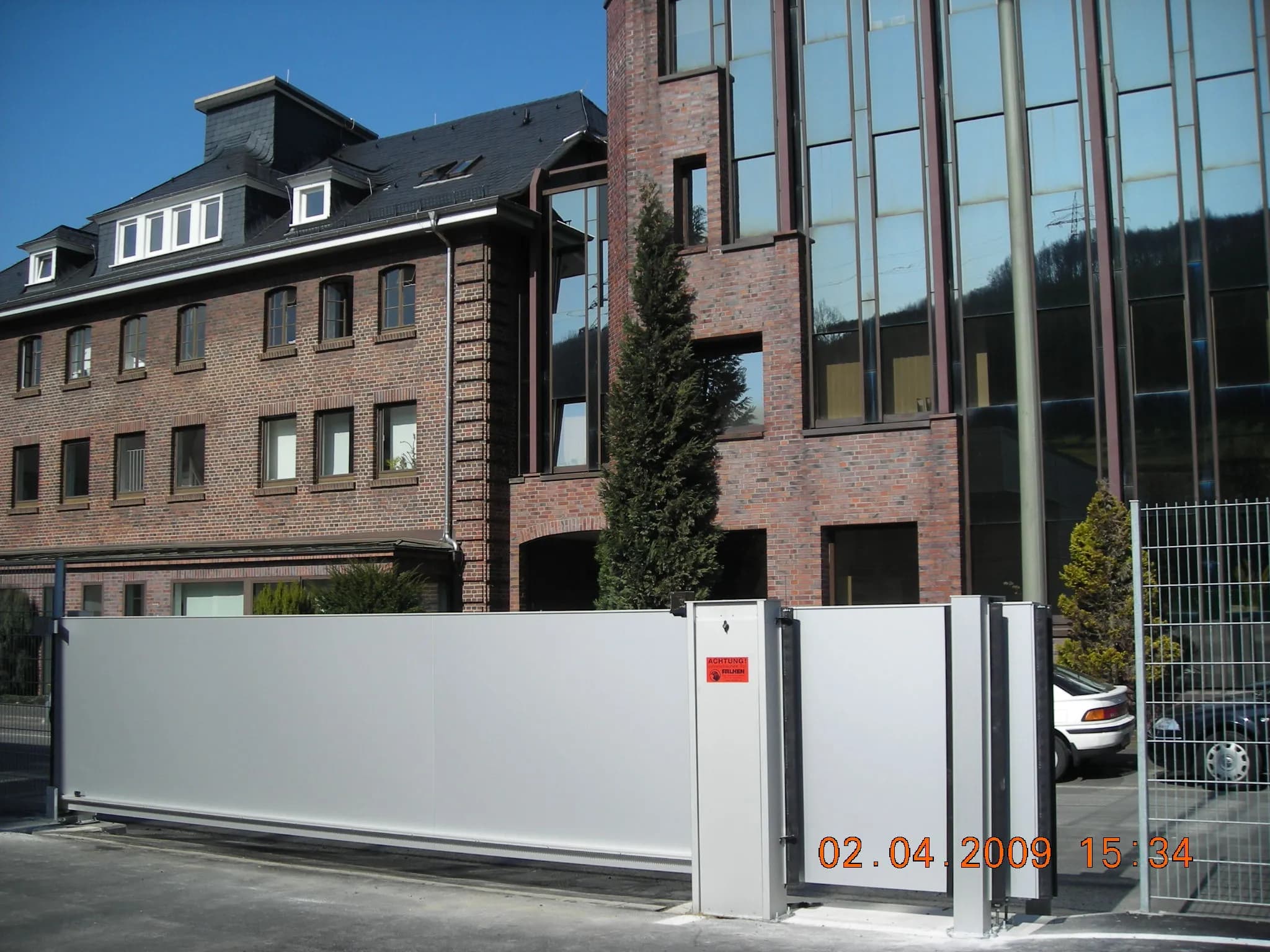 Schiebetor mit Design gewerbliche 2